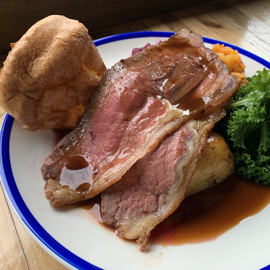 Your weekly reminder that roast dinners are great and we do great roast dinners,
Sunday from 12, booking via website, see you there ✌️