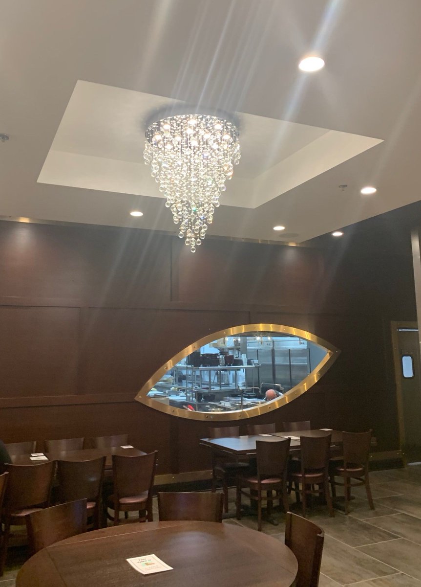 bocklighting's tweet photo. Did you know that we can also manufacture crystal drop chandeliers for you and your clients? Another timeless, elegant piece by Bock. Check out this recent installation of our Crystal - Chandelier featured in the updated Bombay Chopsticks by India House in Chicago, IL! #bocklight https://t.co/yVI6t2SdEV