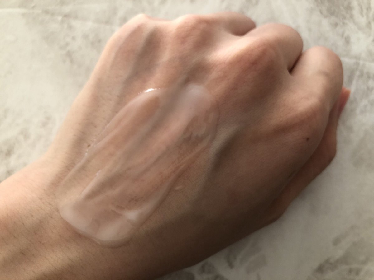 hadakireichan's tweet photo. インナードライ肌気味だと分かってから、SCINICのローションが手放せない。肌の内側が、水分で満たされる感じ。
お肌の奥が乾燥してるインナードライ肌さんには、油分たっぷりのクリームケアも、油分よりも水分が多く含まれているローションや水分クリームでのスキンケアがおすすめ🥛
#SCINIC https://t.co/HPA1WkI83e