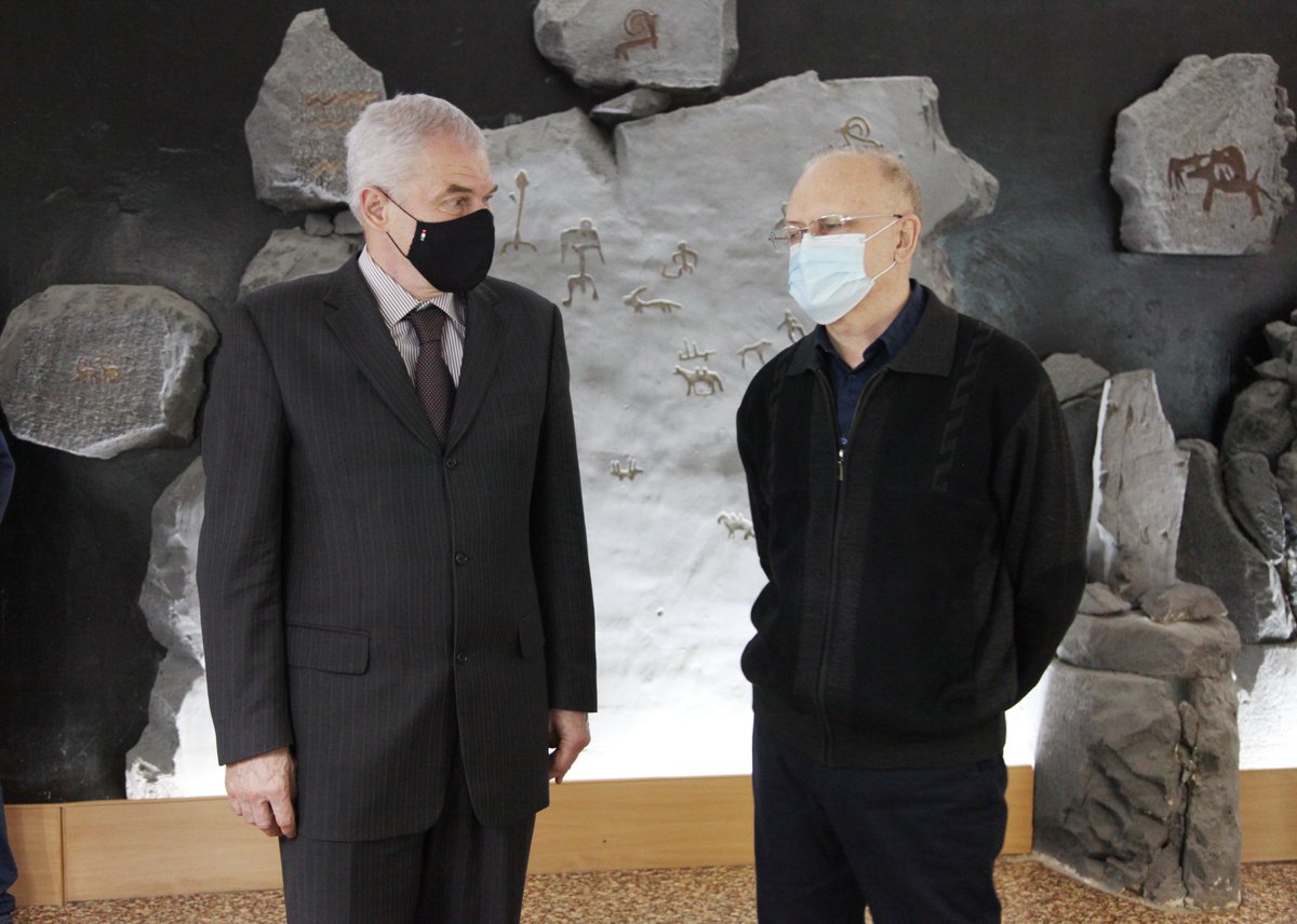 Сегодня наш вуз посетила делегация Посольства Венгрии, во время визита которой рассматривался вопрос сотрудничества по другим направлениям науки.