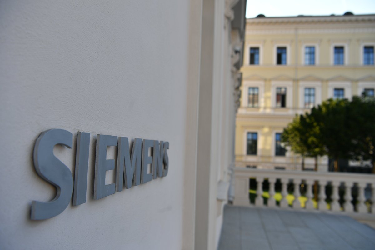 Mark your calendar for the Q4 & full FY2020 #siemensresults!
🗓 November 2: Siemens Healthineers | @SiemensHealth
🗓 November 5: Siemens Gamesa Renewable Energy | @SiemensGamesa
🗓 November 10: Siemens Energy | @Siemens_Energy
🗓 November 12: Siemens | @Siemens
Stay tuned! https://t.co/akn6D8fJuQ
