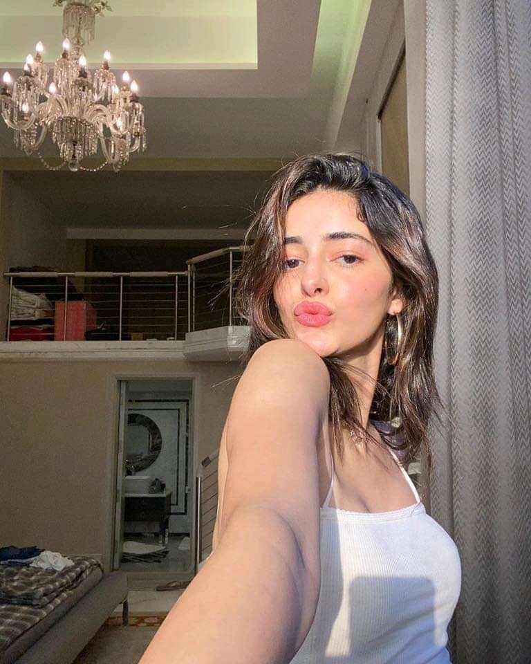 tejasbobade7781's tweet photo. Happy Birthday Dearest @ananyapandayy 💫😘🖤🖤
Lot's Of Love 🤗🤗
#HappyBirthdayAnanyaPanday https://t.co/diyvTaRPgh