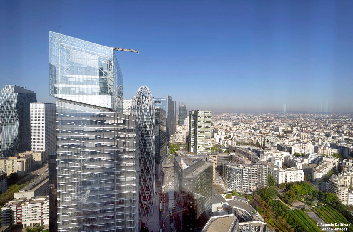 VINCIConstrucFR's tweet photo. #GestedOr 2020
Haute de 165 m, la #TourSaintGobain #LaDefense reçoit le Geste d’Or Architecture, Innovation & Matière➡️Le prix récompense les techniques constructives inédites mises en œuvre par notre filiale #Bateg, l’#architecture audacieuse & l'enveloppe de verre de la tour🙌 https://t.co/0M3VVg0nzd