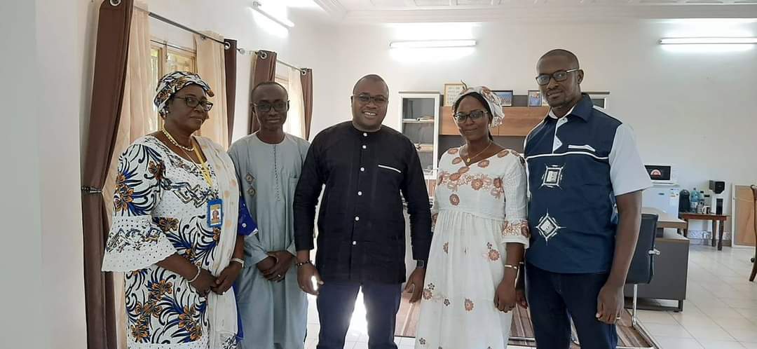 La directrice Mme KAREMBE en audience chez le Président Directeur Général de la POSTE du Mali M. Ibrahima HAIDARA.

Les échanges ont porté sur la renaissance de la Poste du Mali et la  collaboration entre les 2 structures.
#SCSE