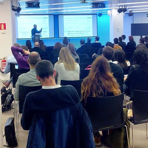 TenenciaPerros's tweet image. El contenido de la última diapositiva de la presentación fue Gracias😉

Desde aquí les damos las gracias a los ponentes y organizadores @MovistarCentre por conseguirlo

#SmashTech #Ecommerce #DirectTacking #EstrategiaSEOparaeCommerce #UsabilidadWeb #UX #ArquitecturaWeb #LinkJuice