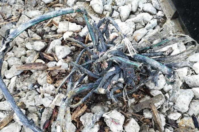 OrangeIDF's tweet photo. 🚧 mise à jour concernant l'incident #réseau du #92 : 
la #fibre est désormais rétablie mais un nouveau câble impacté a été découvert
le rétablissement du réseau #adsl prend plus de temps.
Nos techniciens poursuivent leurs efforts pour réparer les infrastructures endommagées.👷‍♂️👷🏽‍♂️ https://t.co/b1yqCQCkKZ