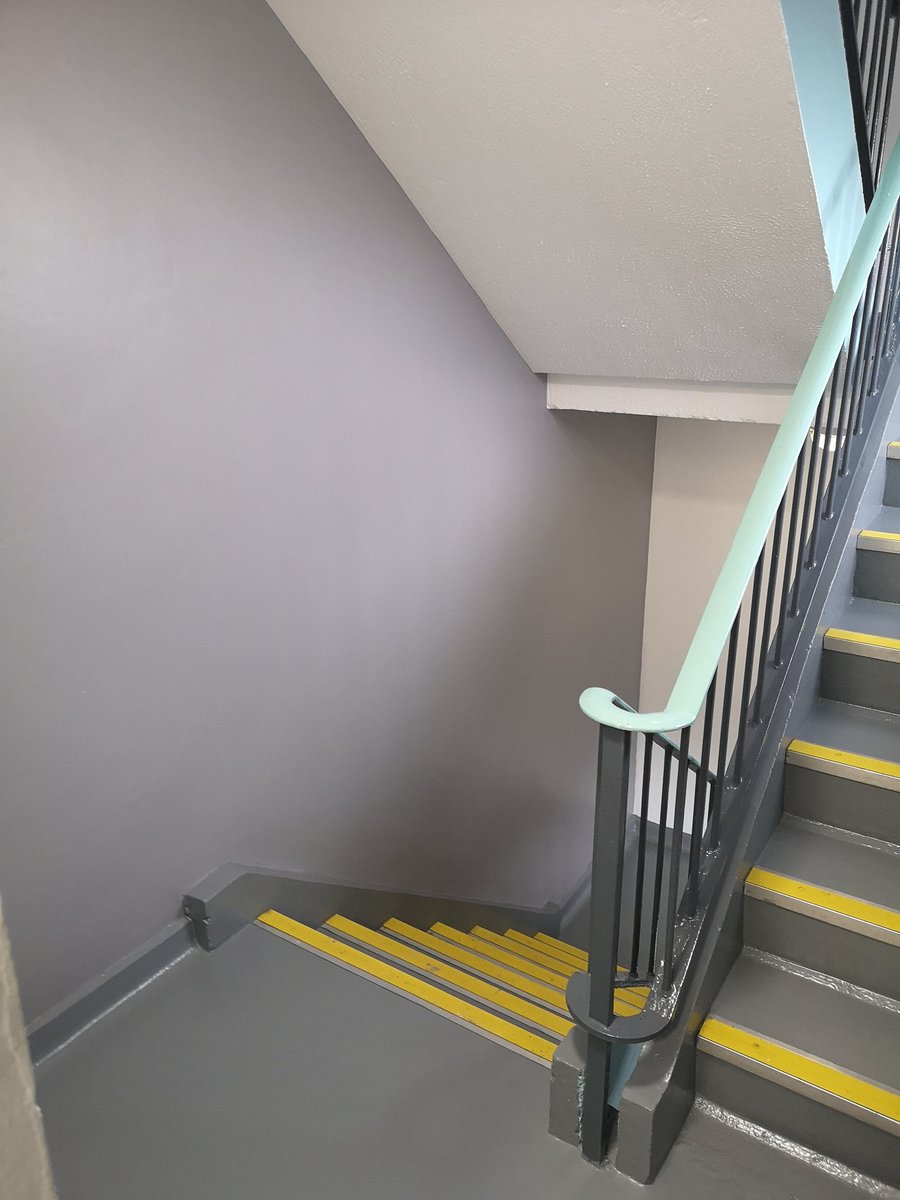BenchmarkDecor's tweet image. Last day at Poldon house today. Been a great project to work on. Thanks to all the team @BenchmarkDecor  for all their hard work #crownpaint #bristolcitycouncil #socialhousing #sers #fireproofing #timonox #settingthestandard