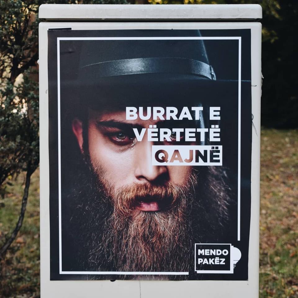 ctrlzsq's tweet photo. “Mendo pakëz”, një 19 vjeçare nga Tetova nëpërmjet posterave, jep porosi dhe e sfidon mentalitetin e masës https://t.co/EQn6uxrDOG https://t.co/bZJJ08Ii0B