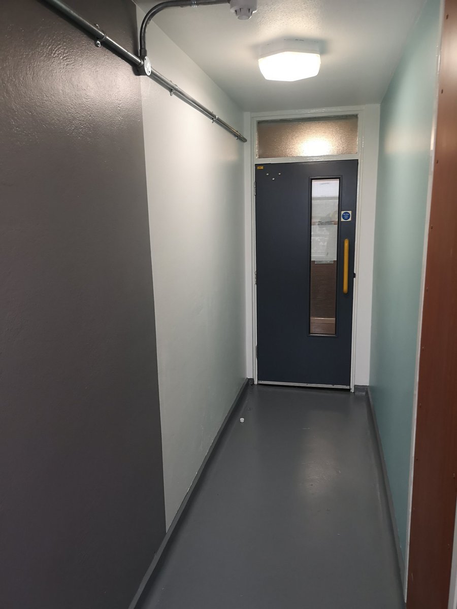 BenchmarkDecor's tweet image. Last day at Poldon house today. Been a great project to work on. Thanks to all the team @BenchmarkDecor  for all their hard work #crownpaint #bristolcitycouncil #socialhousing #sers #fireproofing #timonox #settingthestandard