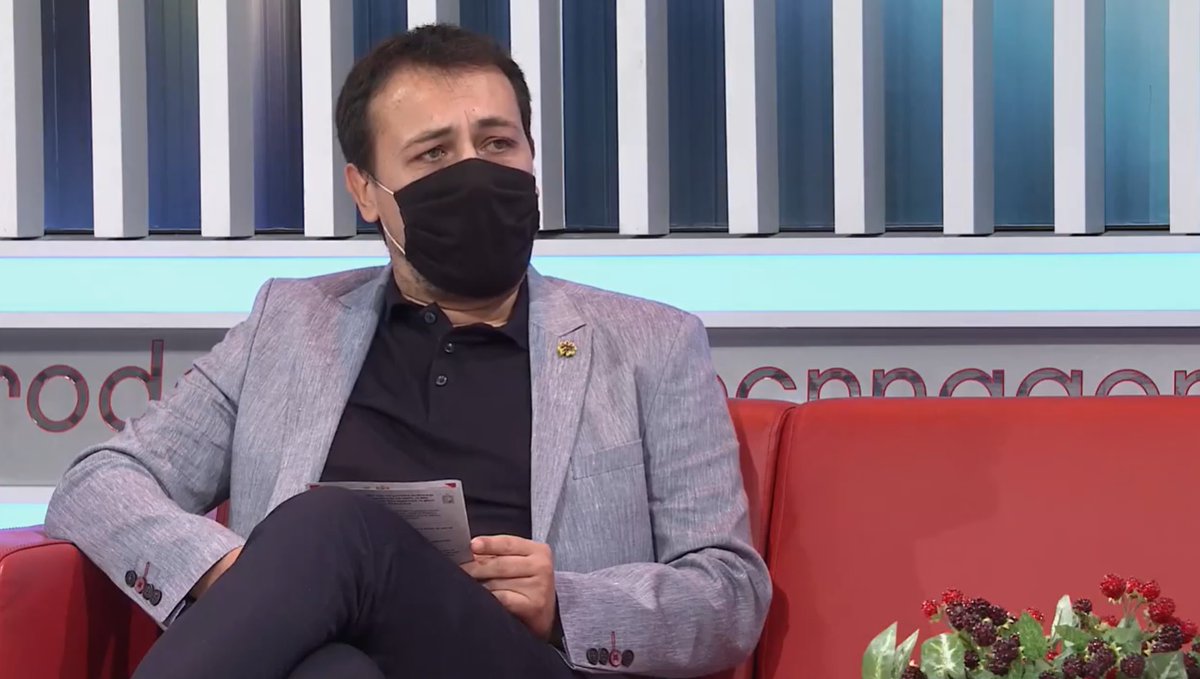 MRTME's tweet photo. 📌 Marko Vujović iz Biroa za odnose s javnošću bio je gost jutarnjeg programa Dobro Jutro Crna Goro. Tema gostovanja bili su Vodič za adaptaciju objekta, kao i Vodič za građenje i rekonstrukciju objekata, koje je #MORiT nedavno objavilo.
🔗https://t.co/nIxjYgq8OQ https://t.co/Aa4iGFc7Uf
