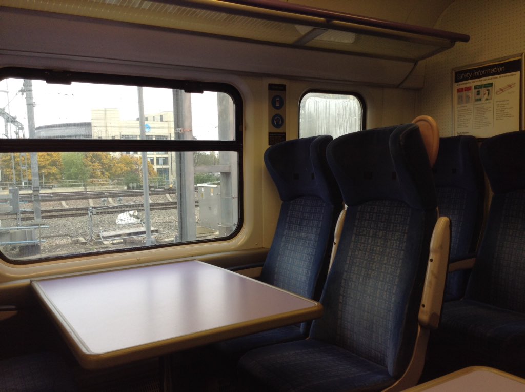 loypass_SCCar's tweet image. 🚈🚈 ...followed closely by my first @SW_Help Juniper set for even longer - can't even be sure I was at the Reading end last time! A satisfying, original experience in these times, former 1st class area in 458 513 (with 518). #class458 #alstom #juniper