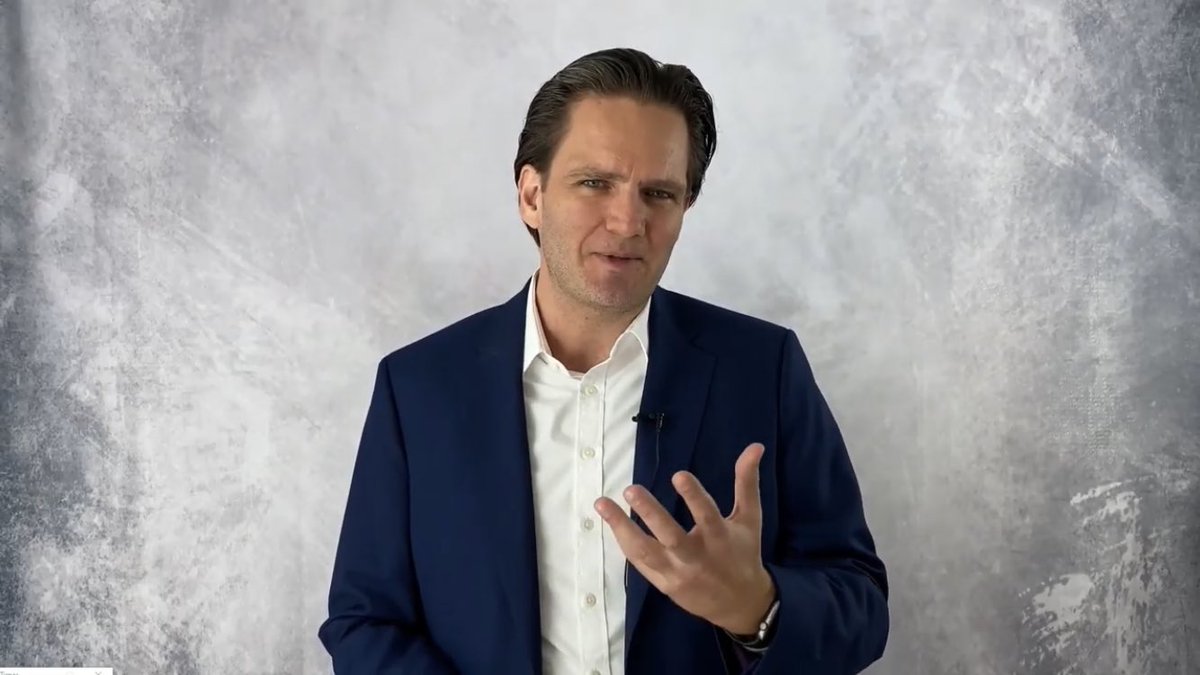 Peter Holzer [Unternehmer-Coach und Autor] spricht über sein Buch: „Führung stirbt nicht“ und über das allgegenwärtige Thema Corona und seine Auswirkungen. #Tecversum #Live <a href="/bmwwelt_live/">BMW Welt</a>