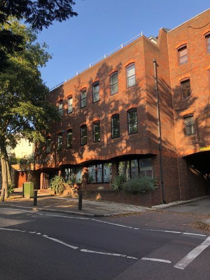 MichaelRLlp's tweet photo. Otterman House, Richmond - Self-Contained Office Building with Car Parking To Let

https://t.co/E6uvhjBppo

#propertytolet #londonproperty #leasingagent #leasingagents #officetolet #officespace #officestolet #richmond #richmonduponthames https://t.co/tbvHEXn5U4