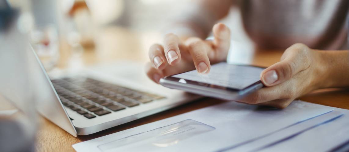 parolesdelus's tweet photo. [#Confinement] Pour vous aider à préparer votre passage au 100% #télétravail 🏡💻 voici quelques #guides et #conseils qui pourront faciliter la vie des néo-télétravailleurs… 

➡️📖 https://t.co/HdNrPfGFQq 

#Numerique https://t.co/1Mfjyc2zEK