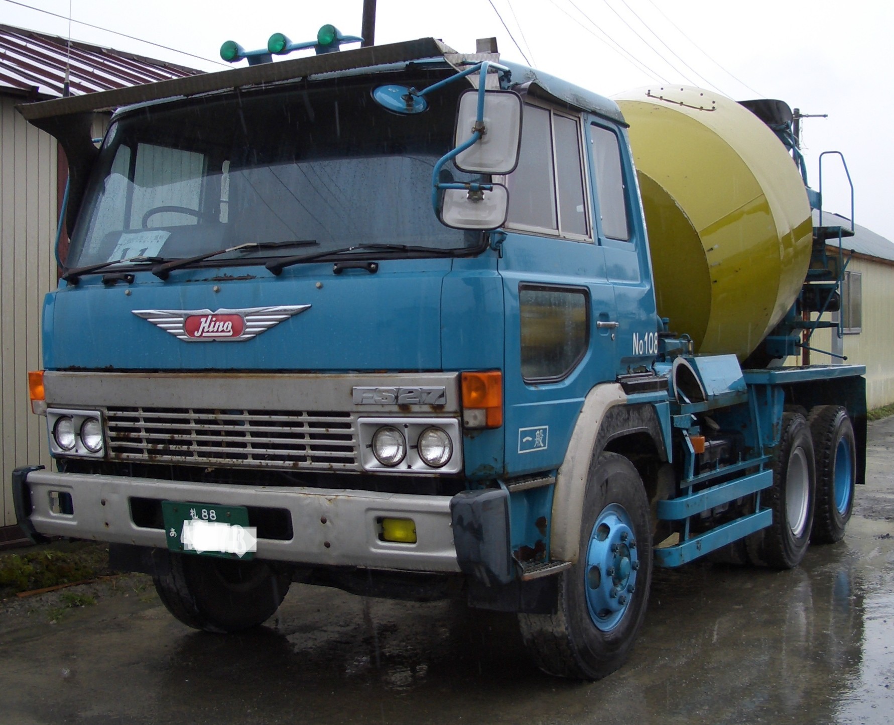 鬼グリル】日野・スーパードルフィン ミキサー車 トラック HINO