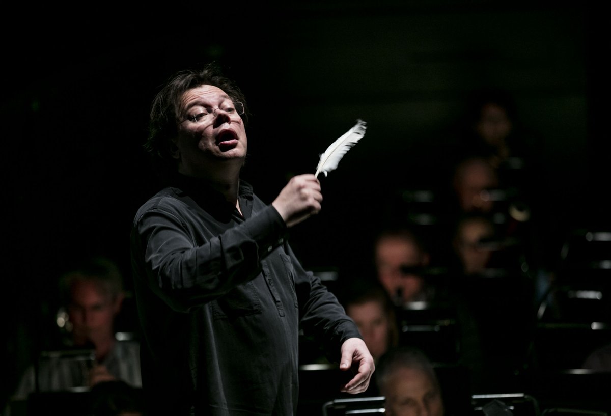 no words. Alexander Vedernikov. Lohengrin CPH 2016 

( © Mats Bäcker)