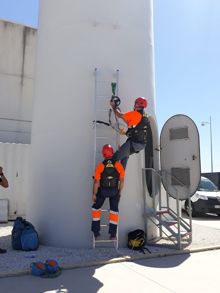 AzulRepair's tweet photo. Curso GWO
#masterbuildersolutions #asociaciondir #BASF #construction #construcción https://t.co/monAqvAfG7
