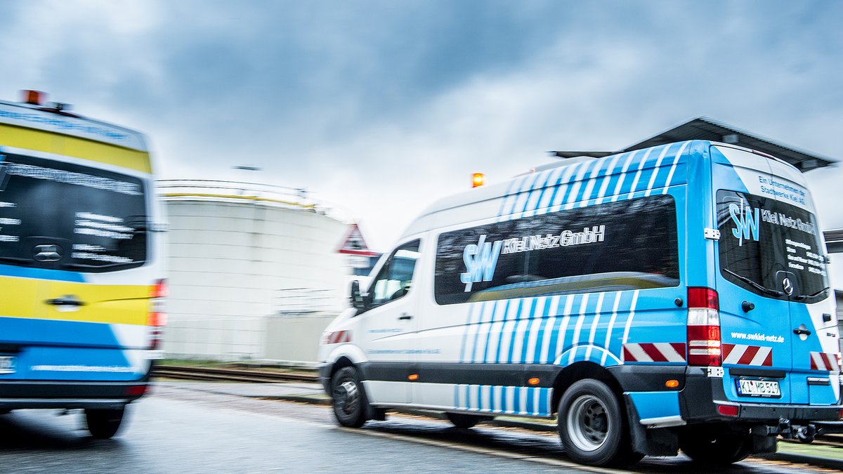 StadtwerkeKiel's tweet photo. .@bnetza veröffentlicht Zahlen zur Versorgungssicherheit: #Kiel &amp; Umgebung sicherer mit #Strom versorgt als bundesweiter Durchschnitt. Verbraucher müssen hier im Schnitt etwa 11 Min./Jahr auf Strom verzichten. Bundesweit liegt der Wert bei über 12 Min.
ℹ️ https://t.co/NsiU32BMWr https://t.co/1tSefX0YCS