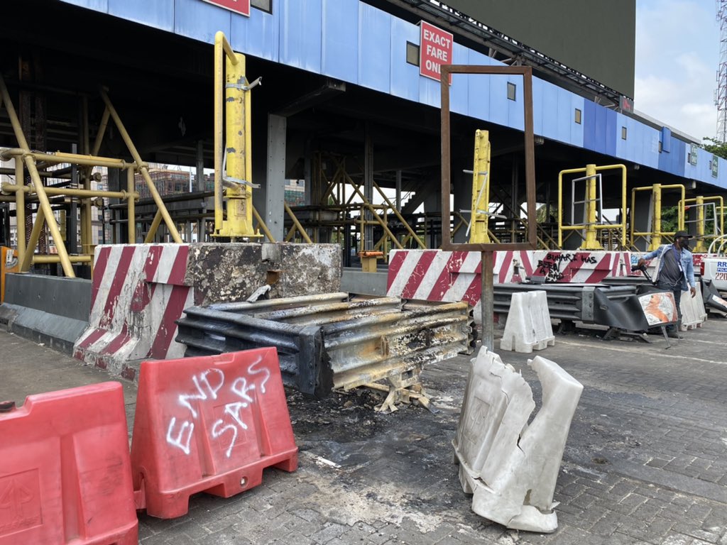 There are comments here that it seems the people who burned the toll gate knew where to go and what to burn. Everything electrical or electronic was burned or broken. Which of course begs the question - how did  @tundefashola find the one good camera?