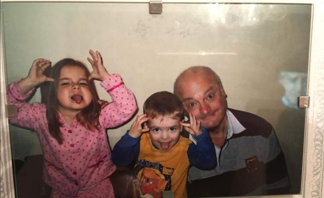 Jewles2181's tweet photo. @thismorning Spooky photo! My Dad's friend Ken passed away a few months before I took a photo. He then showed up in this pic I took of my dad with my children. Very spooky 👻 #ghosts #strange https://t.co/RIQZr3Vdab