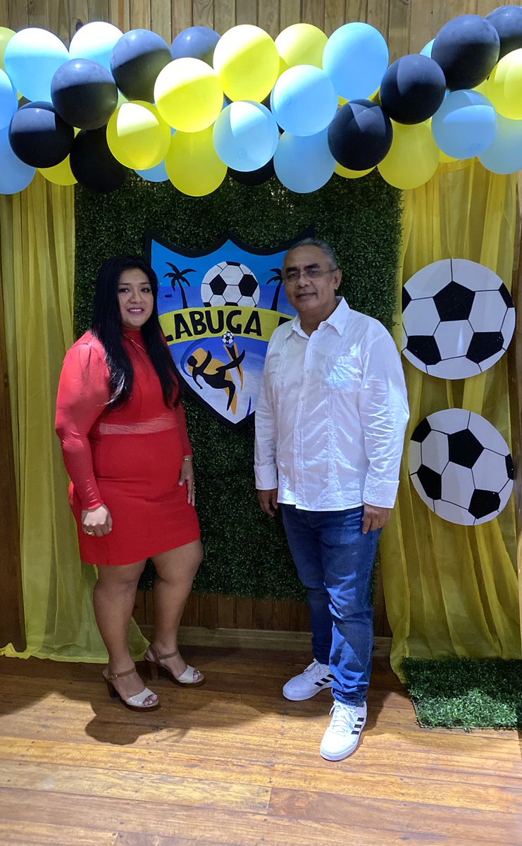 WalderVeliz's tweet photo. Con mis amigas en la Cena de Gala de la LABUGA FC
#LabugaFC
#LabugaSomosTodos
#YoApoyoLabugaFC
#Livingston #Izabal
#terceradivisionprofesional
#terceradivisionguatemala
#walderveliz
#terceradivision
#LivingstonCadaDia https://t.co/9CISjVngGA