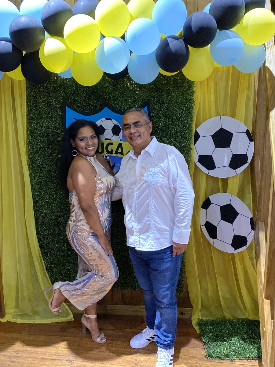 WalderVeliz's tweet photo. Con mis amigas en la Cena de Gala de la LABUGA FC
#LabugaFC
#LabugaSomosTodos
#YoApoyoLabugaFC
#Livingston #Izabal
#terceradivisionprofesional
#terceradivisionguatemala
#walderveliz
#terceradivision
#LivingstonCadaDia https://t.co/9CISjVngGA