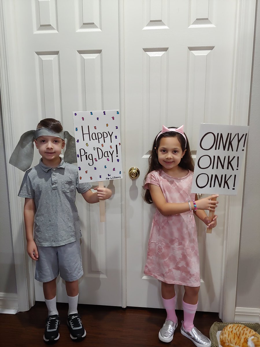 MrsG_K5ART's tweet photo. Character Day @ChilesElem! These two cuties picked their favorite. Happy Pig Day by Mo Willems @The_Pigeon! 🐷🐘 @HillsboroughSch @HCPSArea3 https://t.co/p2PQKUhAQc