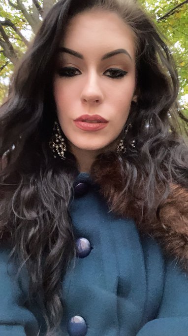 Out and about https://t.co/sgm6SS1sR4<a href="/tag/christmasispagan"class="tags"><span>#christmasispagan</span></a>