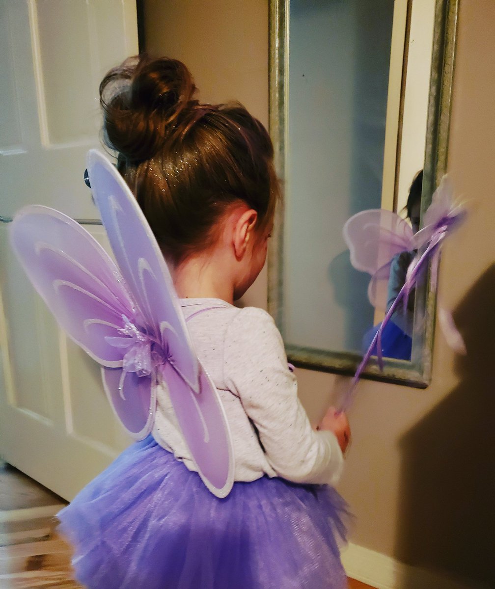 DreaDamara's tweet photo. My little purple fairy. Happy Halloween everyone. 
#Halloween #halloweencostume https://t.co/KerijvIUi6