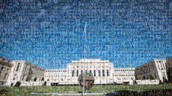 ONU_France's tweet photo. Cette mosaïque du Palais des Nations, Siège européen #ONU #Genève🇨🇭, a été réalisée avec les visages de 1000 fonctionnaires pour les 75 ans #ONU🇺🇳
Vidéos et photos #UN75 dans notre lettre d'info #Brèves : actualité onusienne en Europe👉https://t.co/D56cuCVB9H
#TogetherForYou https://t.co/Vm2g886JBX