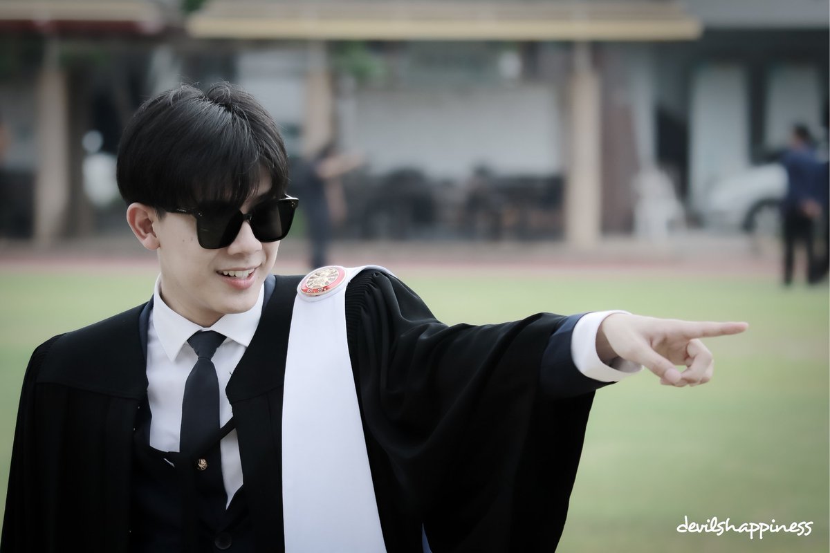 devilshappiness's tweet photo. วันรับจริงพี่ต้นน้ำ 30.10.2563
Congratulations นะจ๊ะ
@tonnaaam 

#tonnaaam 
#TonnamGraduated https://t.co/ZxiQQq7Izs