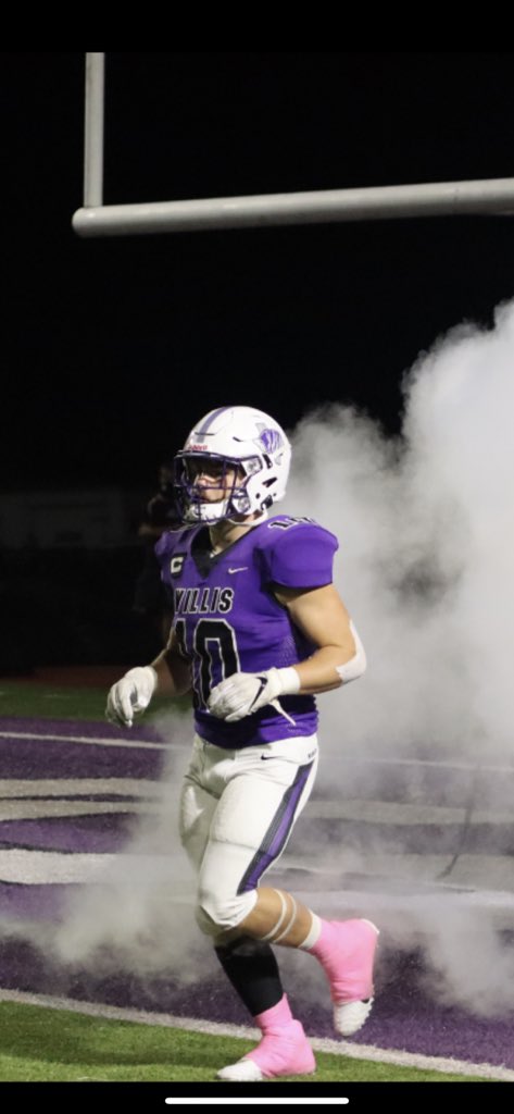 TheJaceWilliam's tweet photo. Took a big step in my life, and i’m thankful for it all. S/O @Coach_KellyBC for the hospitality for me and my family. @WillisWildkats1 @Willis_HS_TX https://t.co/7qT6eQ2k5x