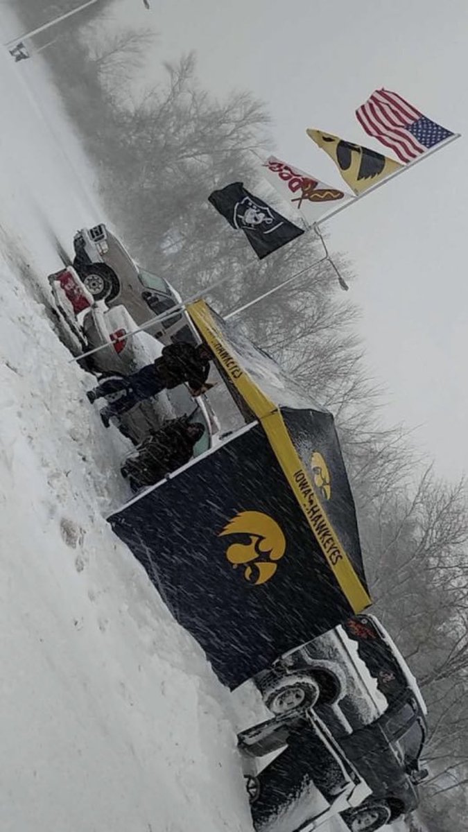 hawkeyes_r_num1's tweet photo. Hawks By A Million flag ordered! Add another one to the pole! @WashedUpWalkons https://t.co/QUAkUzS0zO