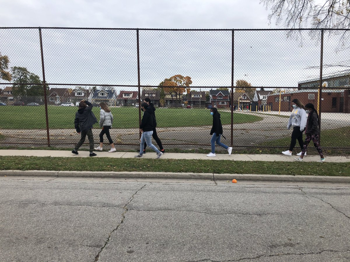 MmeReaume's tweet photo. 7/8 Reaume out for our Terry Fox Walk. https://t.co/KZw6zJ87Ya