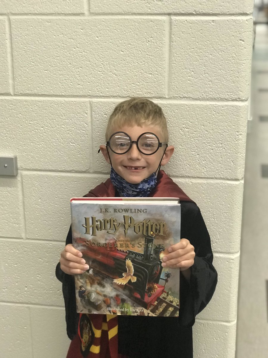 ᗷETᔕY KᑎIGᕼT tweet media