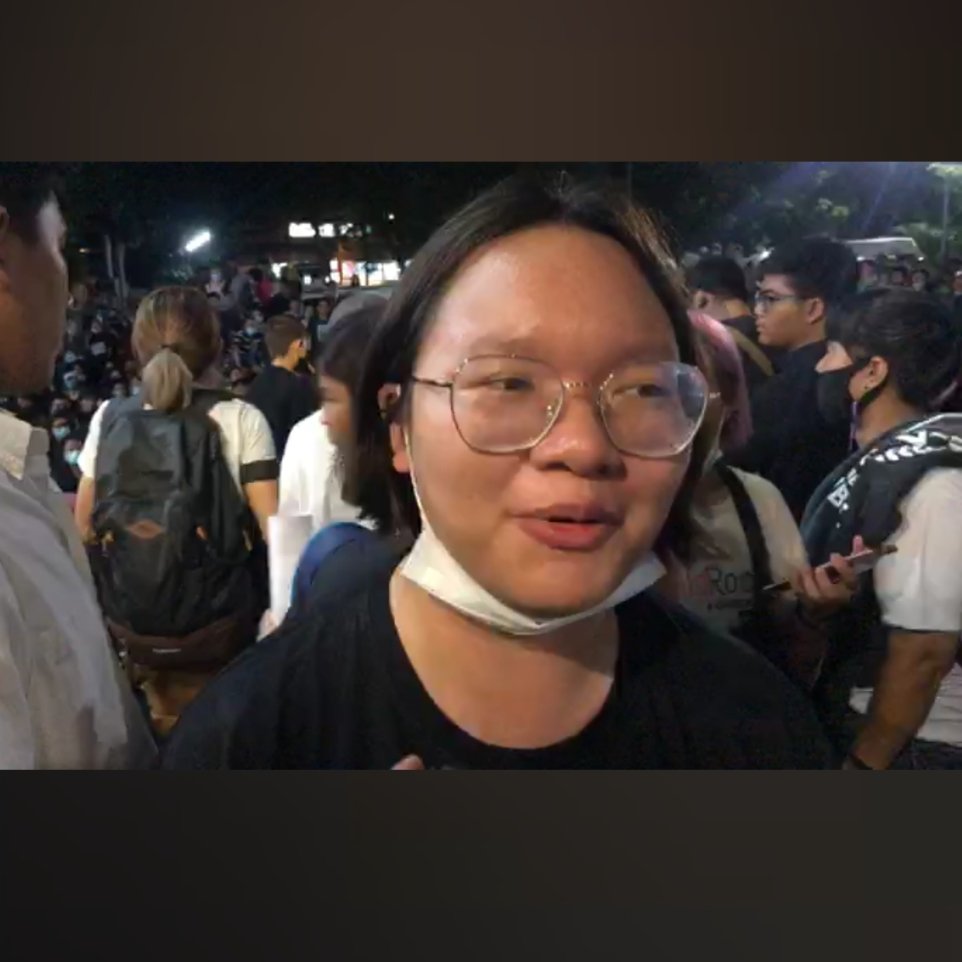 รุ้งบอกว่า ตอนถูกคุมขัง มีผู้คุมคนนึงใจดีมาก ให้กำลังใจ อัพเดทข่าวให้ฟังทุกวัน คอยบอกว่าต้องทำตัวยังไง ถึงจะเหงาแต่ก็ยังรู้สึกดี ขอบคุณผู้คุมคนนั้นที่ดีกับรุ้งมากๆ จะตั้งใจเรียนและอยากพัฒนาให้เรือนจำดีขึ้น หลังจากเห็นจุดบอดเยอะมากในนั้น
