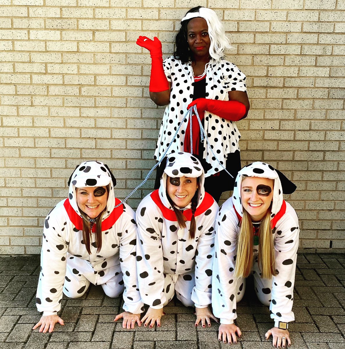CoachKHall's tweet photo. I’m mutts about them, fur real! 🐾❤️ Happy Halloween from @SRGirlsSports!! https://t.co/jj1q77xk69