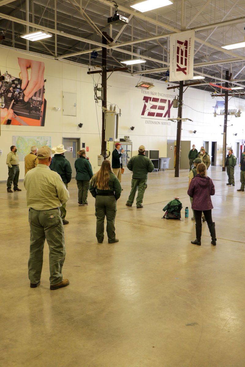TXForestService's tweet photo. Are you interested in dozer operations? 

New Texas A&amp;M Forest Service employees complete an orientation program called TFS 101. This week, they learned about incident response, community forestry and more!

Interested in joining us? Visit https://t.co/qUuShGaPG3 today! #txforest https://t.co/GhqEyOyy10