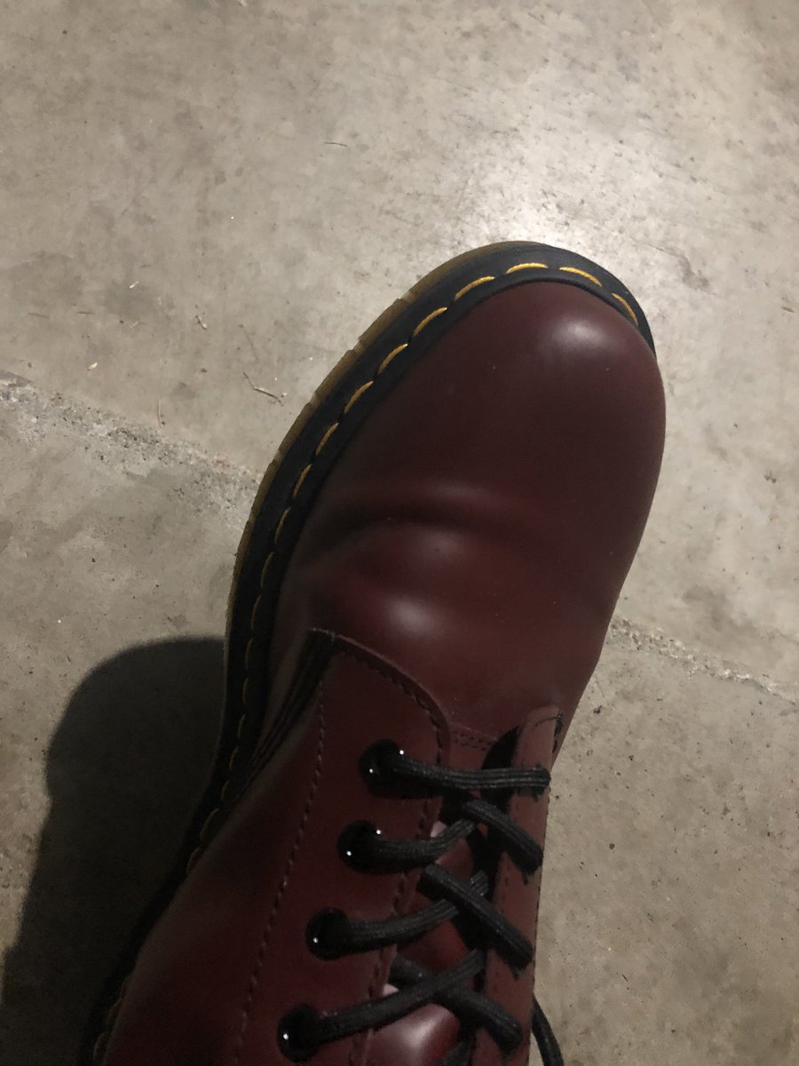 GoldMonkee38's tweet photo. I like Magenta for my feet. Red is for Rooting. 😎
#docmartens
#ratyear https://t.co/EHBvraZ7mY