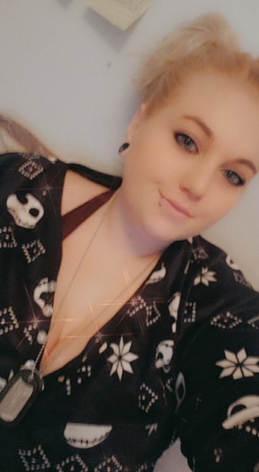 Aye yo follow my only fans:  https://t.co/84zg1YzoqB Or Send your friends my referral link:  https://t<a href="/tag/newprofilepic2k21"class="tags"><span>#newprofilepic2k21</span></a>