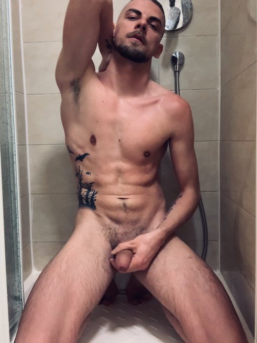 2 pic. Happy Friday time to get read to get used good ??? 

You find me like that in the shower what