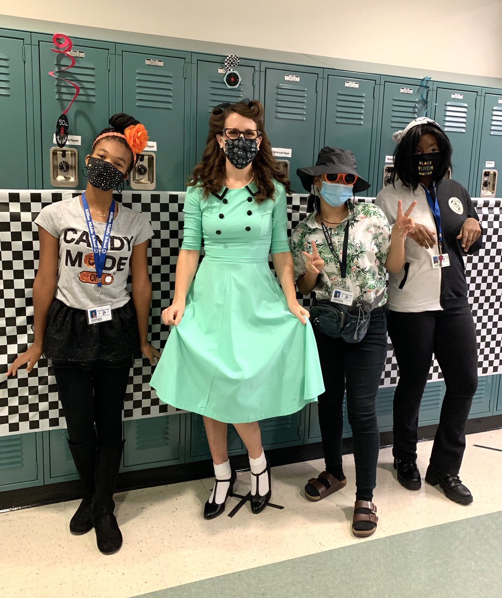MistyFenner's tweet photo. Our hallway stepped into the 50’s today! The students went all out with their costumes and the joy that is filling our hallway is contagious! Happy Friday 🎶💙 @Killian_MS https://t.co/BWPuOjH1m6