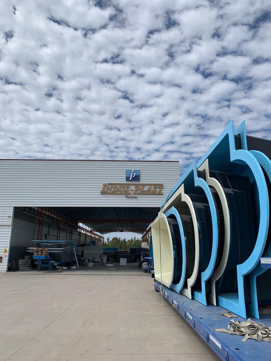 fernandosibilla's tweet photo. La industria de Córdoba no para. Visitamos #Indusplast. Con un liderazgo innovador y comprometidos con la mejora continua esta fábrica de piletas provee al mercado mercado interno y exporta a #Chile #Uruguay #Inglaterra 💪 @MICyM_Cordoba @SecIndustriacba @accastelloedu https://t.co/tLg7Jmzy9Q
