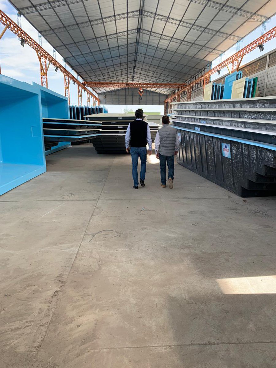 fernandosibilla's tweet photo. La industria de Córdoba no para. Visitamos #Indusplast. Con un liderazgo innovador y comprometidos con la mejora continua esta fábrica de piletas provee al mercado mercado interno y exporta a #Chile #Uruguay #Inglaterra 💪 @MICyM_Cordoba @SecIndustriacba @accastelloedu https://t.co/tLg7Jmzy9Q