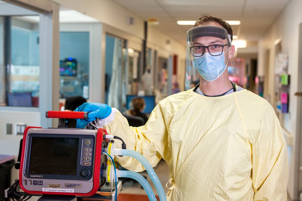THP_hospital's tweet photo. Respiratory Therapists monitor, assess & provide life-saving care to those experiencing difficulty breathing. Amid the pandemic, this team has played a vital role in caring for patients with #COVID19 requiring intubation. 🏥🩺
Thank you for all that you do. #RTWeek2020 https://t.co/YyqWY4UU9V