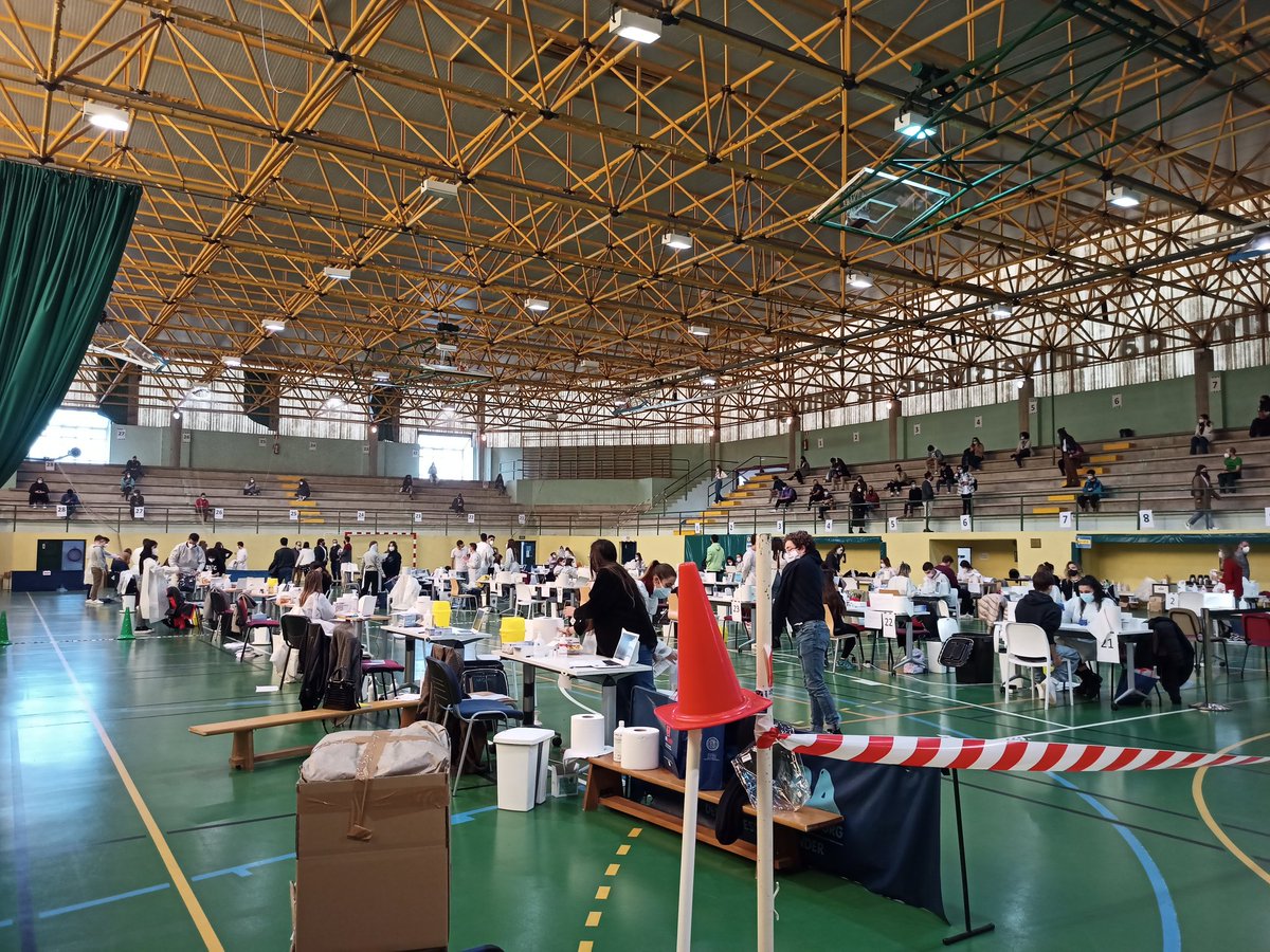 Enorme demostración de esforzo colectivo, profesionalidade e amabilidade a que está facendo o estudantado da <a href="/AAE_USC/">Asamblea de Enfermería</a> <a href="/USCEnfermeria/">Facultade de Enfermería USC</a> #PrácticasDignas