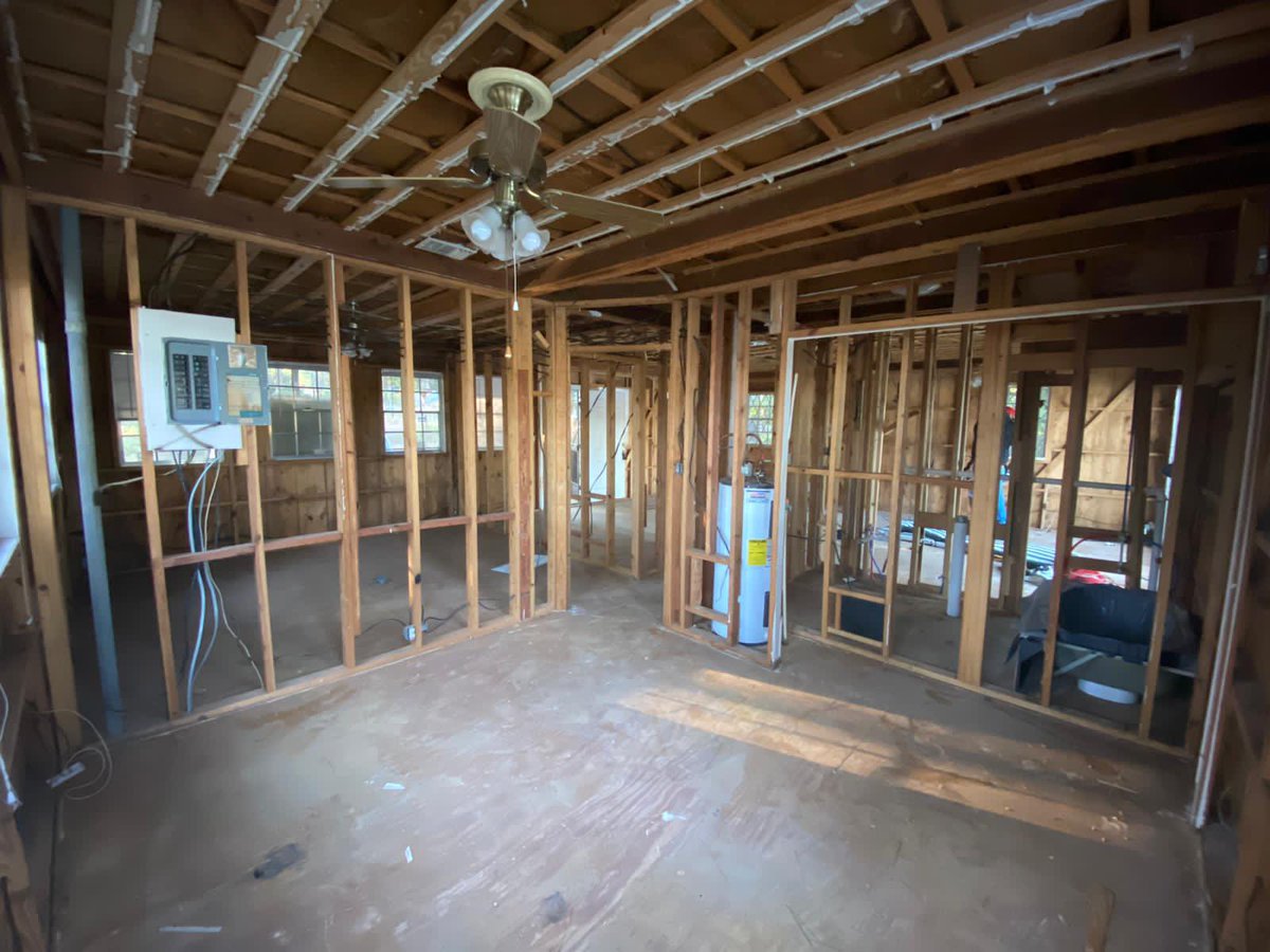 JLElectric3's tweet photo. Lake house underway! Rewiring this soon to be retreat for a newly retired couple. π‘β¨#electricalcontractor #electrician #lightingexpert #electricalsolutions https://t.co/nPPWAhG06p