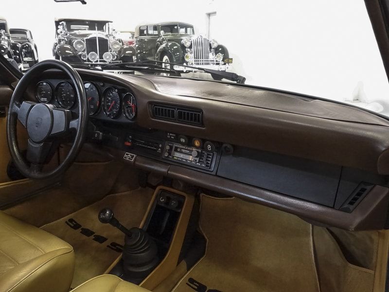 porschelife31's tweet photo. This low mileage 1980 #Porsche 911 SC Coupe is finished in a paint-to-sample Pacific Blue Metallic over a Beige partial leather interior. It has just over 29k original miles and is equipped with a manual transmission. #Classifind

▶️ https://t.co/dQBOwrcGJr https://t.co/UBWtmh6DPp