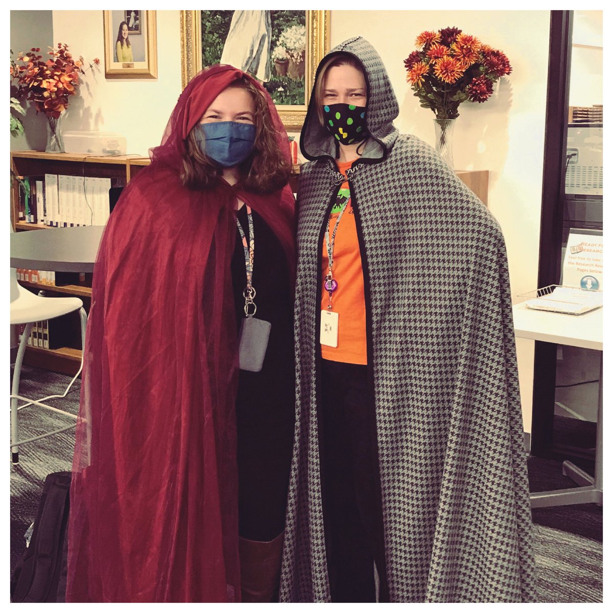 AHSeaglesLMS's tweet photo. Halloween in the library. 🎃 @AllenHS_Eagles https://t.co/v2egGDd4fY
