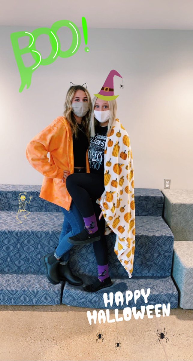 Lauren3224's tweet photo. happy halloween🕸🕷 #rhsspirit #hhpspiritweek @StucoRomeo @RomeoHHP https://t.co/11AOyjuoOg